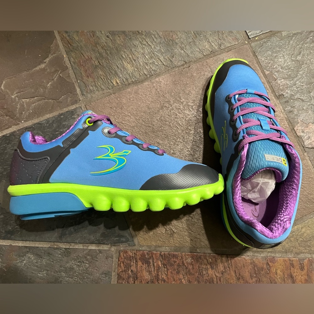 Gravity Defyer (Gdefy) new never worn women’s support sneakers size 10